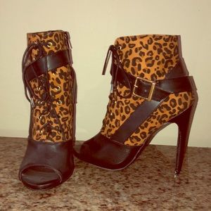 Shoe Dazzle leopard print heels (Never been worn)